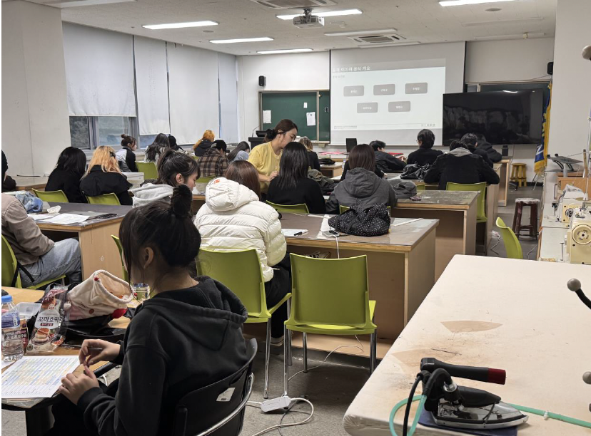 학생 역량 강화를 위한 ‘퍼스널 컬러 분석 비교과 프로그램’ 성황리 운영 “실무와 전공을 잇는 체험형 색채 교육으로 몰입도 높여” 2번째 파일 - 자세한 내용은 본문 참조