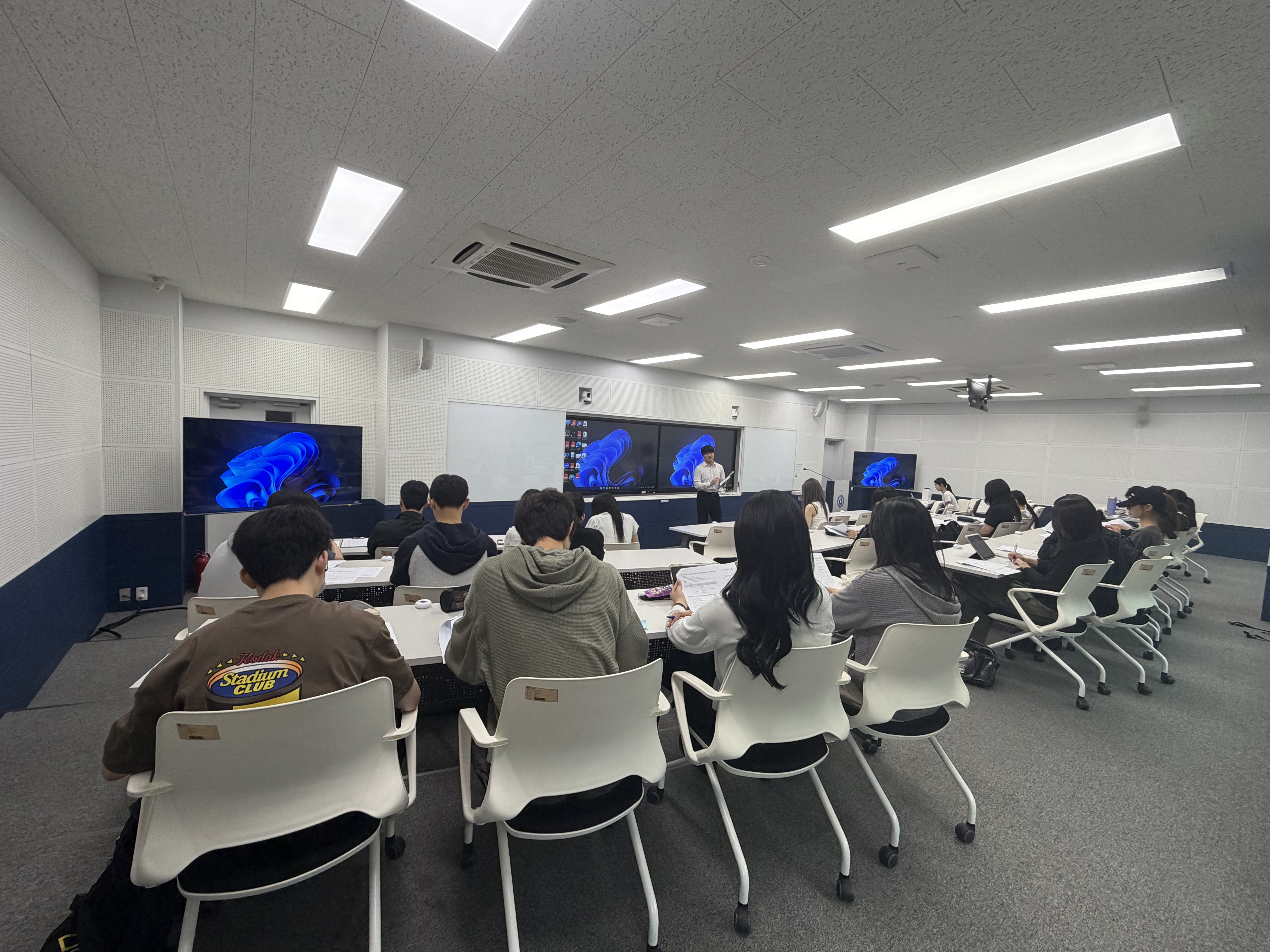 2026-1 영어영문학과 국제교류프로그램 설명회 진행 3번째 파일 - 자세한 내용은 본문 참조